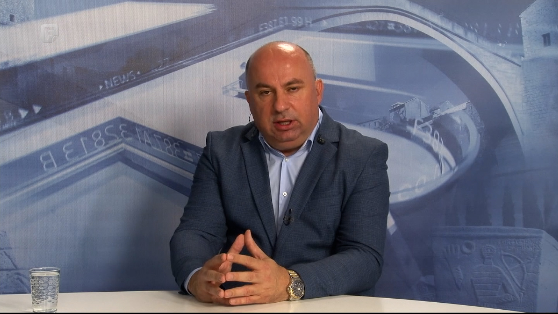 Lasić za FR: Taoci smo politike državne vlasti